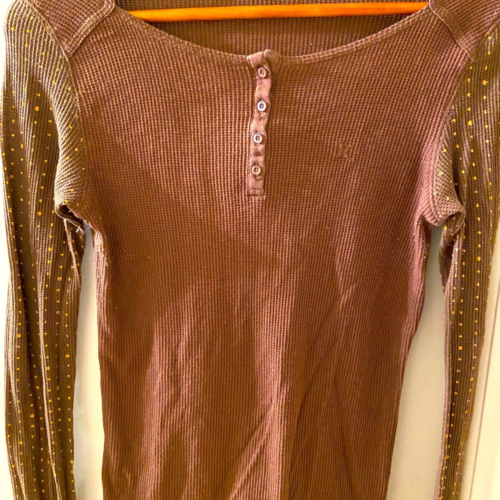 Woman’s Large Hurley Brown Thermal top with dots